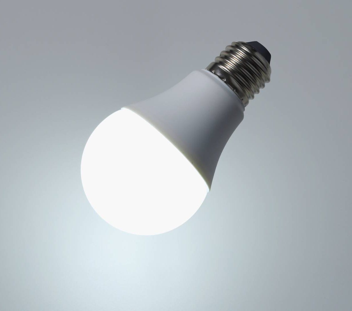 Eficiență Energetică UAT și Infrastructură - Amiras Green Proiect | Amiras Green Proiect oferă soluții de iluminat LED, sisteme fotovoltaice, stații EV și proiecte finanțabile pentru UAT-uri și sectorul privat, cu suport complet de la documentație la implementare.